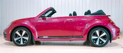 2017 Volkswagen Beetle Convertible 1.8T S  Pink Edition - Photo 7 - Sylvania, OH 43560
