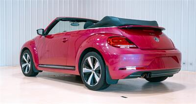 2017 Volkswagen Beetle Convertible 1.8T S  Pink Edition - Photo 8 - Sylvania, OH 43560
