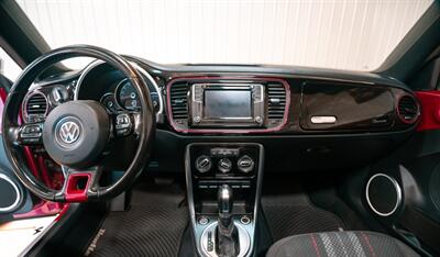 2017 Volkswagen Beetle Convertible 1.8T S  Pink Edition - Photo 20 - Sylvania, OH 43560