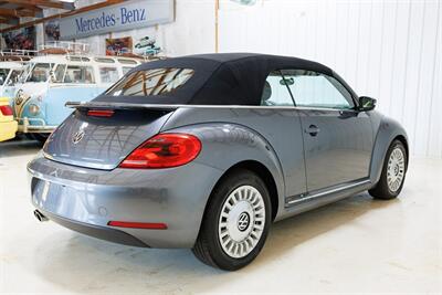 2013 Volkswagen Beetle Convertible 2.5L PZEV   - Photo 9 - Sylvania, OH 43560