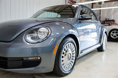 2013 Volkswagen Beetle Convertible 2.5L PZEV   - Photo 10 - Sylvania, OH 43560