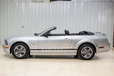 2005 Ford Mustang GT Deluxe   - Photo 35 - Sylvania, OH 43560