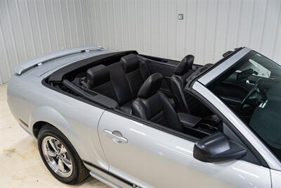 2005 Ford Mustang GT Deluxe   - Photo 25 - Sylvania, OH 43560