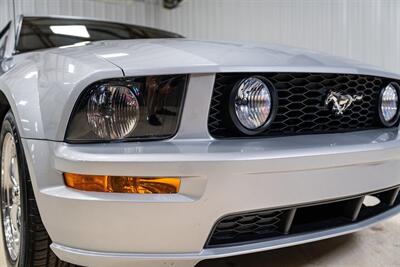 2005 Ford Mustang GT Deluxe   - Photo 7 - Sylvania, OH 43560