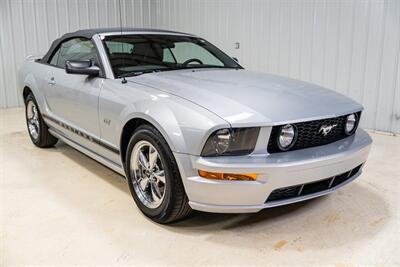 2005 Ford Mustang GT Deluxe   - Photo 5 - Sylvania, OH 43560