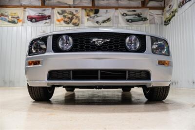 2005 Ford Mustang GT Deluxe   - Photo 9 - Sylvania, OH 43560