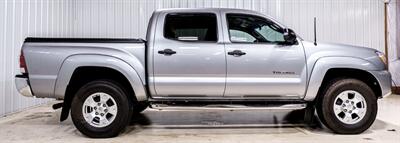 2014 Toyota Tacoma V6 SR5 - Photo 15 - Sylvania, OH 43560