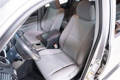 2014 Toyota Tacoma V6 SR5 - Photo 11 - Sylvania, OH 43560