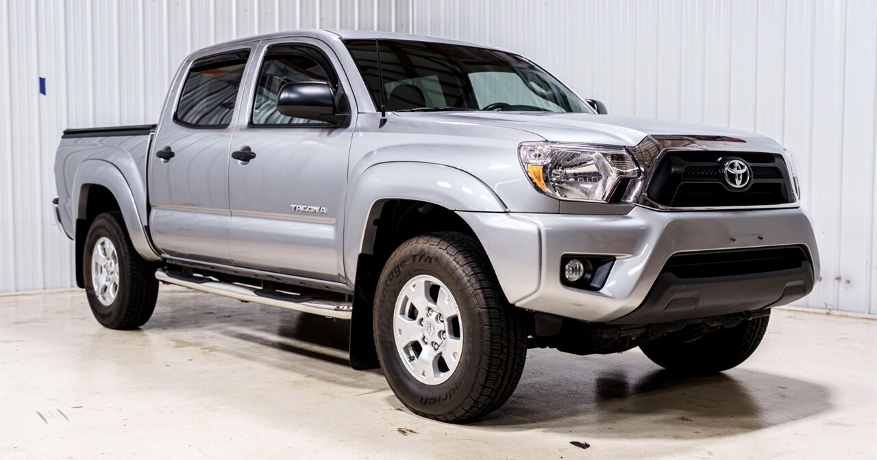 2014 Toyota Tacoma V6  SR5 - Photo 1 - Sylvania, OH 43560