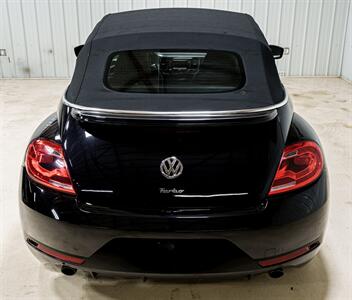 2014 Volkswagen Beetle Convertible R-Line PZEV   - Photo 6 - Sylvania, OH 43560