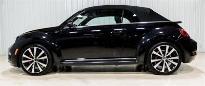 2014 Volkswagen Beetle Convertible R-Line PZEV   - Photo 2 - Sylvania, OH 43560