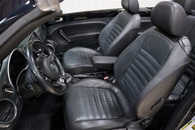 2014 Volkswagen Beetle Convertible R-Line PZEV   - Photo 10 - Sylvania, OH 43560