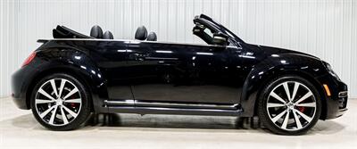 2014 Volkswagen Beetle Convertible R-Line PZEV   - Photo 20 - Sylvania, OH 43560