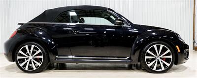 2014 Volkswagen Beetle Convertible R-Line PZEV   - Photo 22 - Sylvania, OH 43560