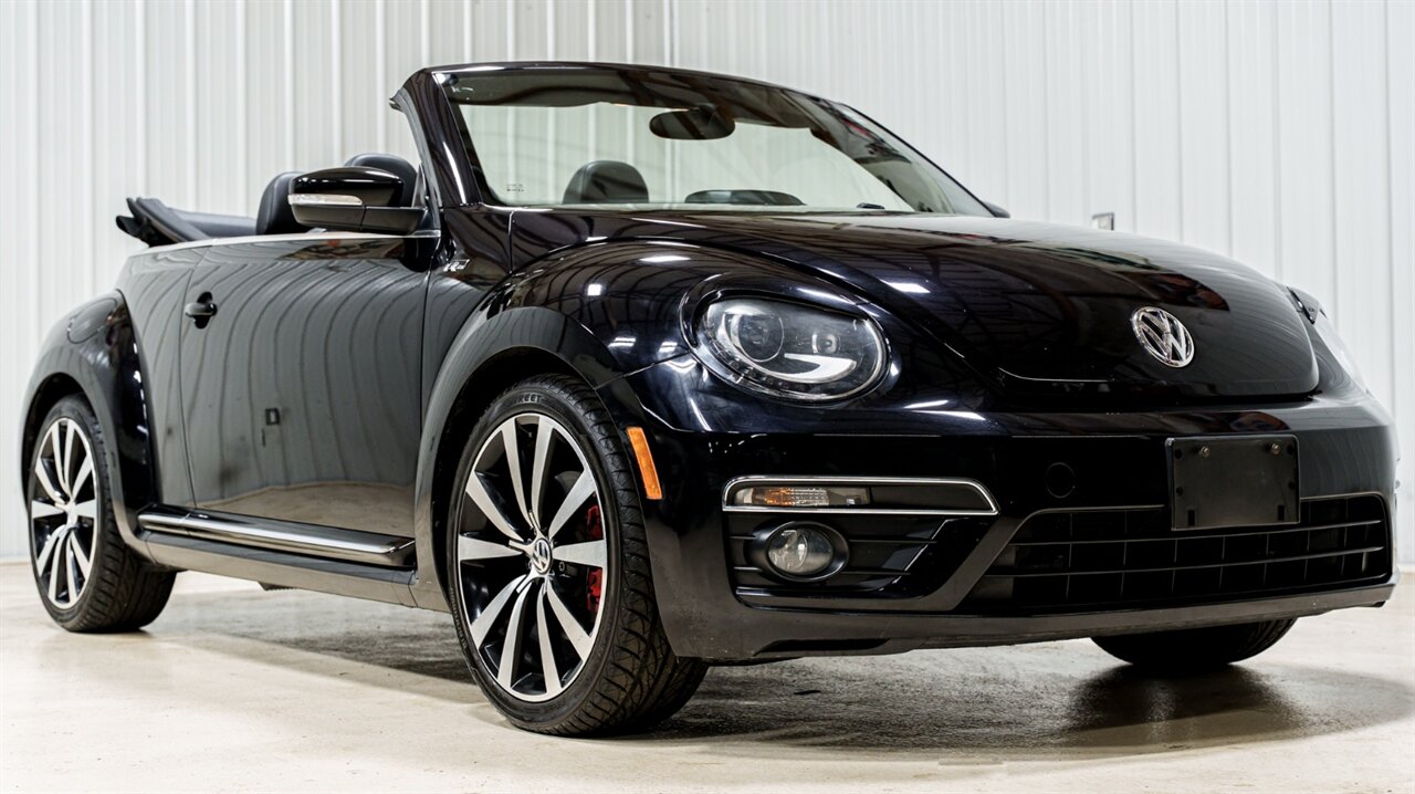 2014 Volkswagen Beetle Convertible R-Line PZEV   - Photo 1 - Sylvania, OH 43560