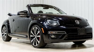 2014 Volkswagen Beetle Convertible R-Line PZEV   - Photo 1 - Sylvania, OH 43560