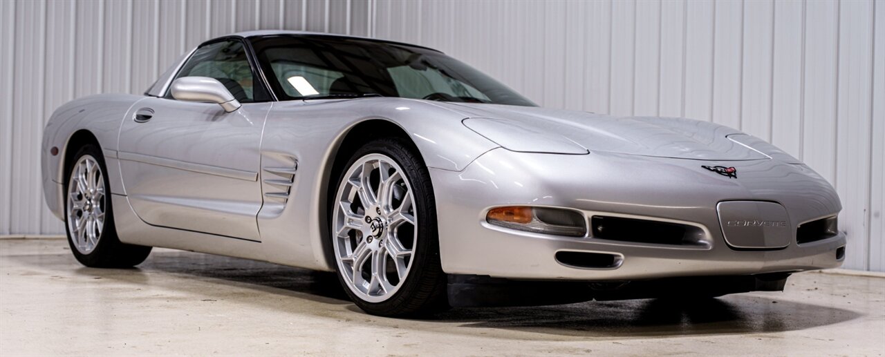 2002 Chevrolet Corvette   - Photo 1 - Sylvania, OH 43560