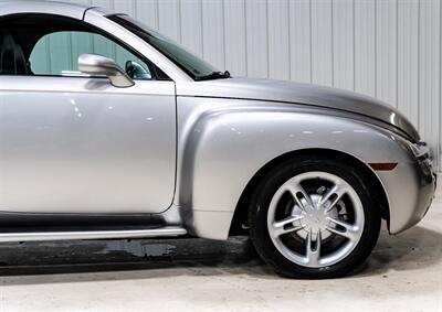 2004 Chevrolet SSR LS   - Photo 11 - Sylvania, OH 43560