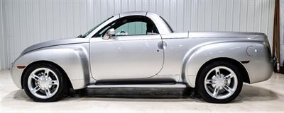 2004 Chevrolet SSR LS   - Photo 2 - Sylvania, OH 43560