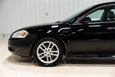 2009 Chevrolet Impala LTZ   - Photo 4 - Sylvania, OH 43560