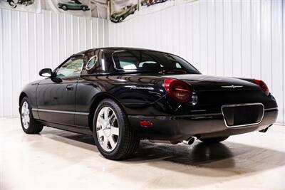 2002 Ford Thunderbird Deluxe   - Photo 5 - Sylvania, OH 43560