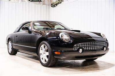 2002 Ford Thunderbird Deluxe   - Photo 1 - Sylvania, OH 43560