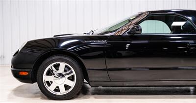 2002 Ford Thunderbird Deluxe   - Photo 4 - Sylvania, OH 43560