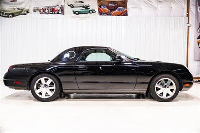 2002 Ford Thunderbird Deluxe   - Photo 8 - Sylvania, OH 43560