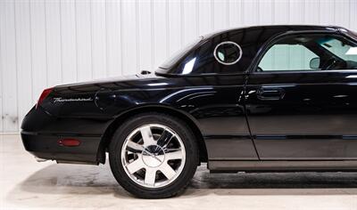 2002 Ford Thunderbird Deluxe   - Photo 10 - Sylvania, OH 43560