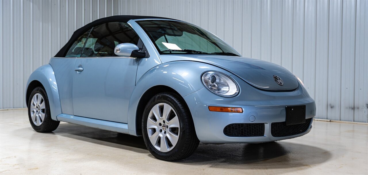 2009 Volkswagen Beetle Base PZEV - Photo 1 - Sylvania, OH 43560