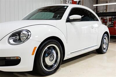 2012 Volkswagen Beetle-Classic 2.5L PZEV   - Photo 20 - Sylvania, OH 43560