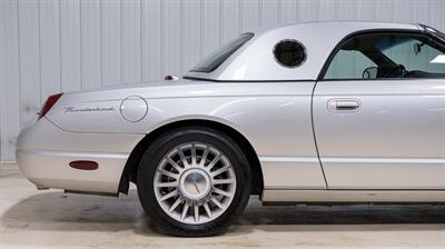 2004 Ford Thunderbird Deluxe - Photo 14 - Sylvania, OH 43560