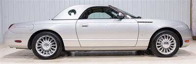 2004 Ford Thunderbird Deluxe - Photo 13 - Sylvania, OH 43560