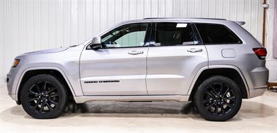 2018 Jeep Grand Cherokee Altitude   - Photo 2 - Sylvania, OH 43560