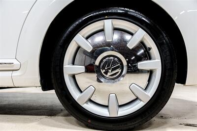 2013 Volkswagen Beetle Convertible 2.5L PZEV - Photo 19 - Sylvania, OH 43560