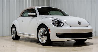 2013 Volkswagen Beetle Convertible 2.5L PZEV - Photo 1 - Sylvania, OH 43560