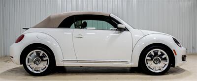 2013 Volkswagen Beetle Convertible 2.5L PZEV - Photo 26 - Sylvania, OH 43560