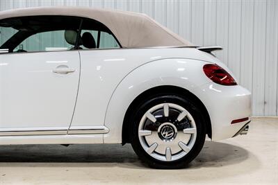 2013 Volkswagen Beetle Convertible 2.5L PZEV - Photo 10 - Sylvania, OH 43560