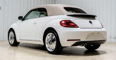 2013 Volkswagen Beetle Convertible 2.5L PZEV - Photo 11 - Sylvania, OH 43560