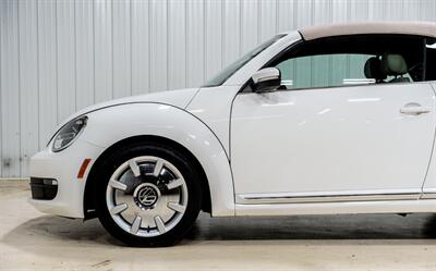 2013 Volkswagen Beetle Convertible 2.5L PZEV - Photo 9 - Sylvania, OH 43560
