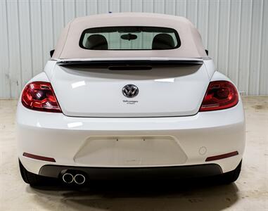 2013 Volkswagen Beetle Convertible 2.5L PZEV - Photo 12 - Sylvania, OH 43560