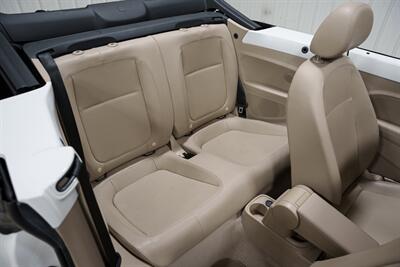 2013 Volkswagen Beetle Convertible 2.5L PZEV - Photo 23 - Sylvania, OH 43560