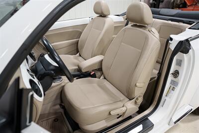 2013 Volkswagen Beetle Convertible 2.5L PZEV - Photo 15 - Sylvania, OH 43560
