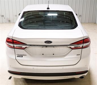2017 Ford Fusion SE   - Photo 6 - Sylvania, OH 43560