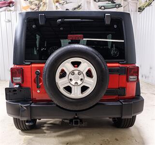 2015 Jeep Wrangler Unlimited Sport - Photo 6 - Sylvania, OH 43560