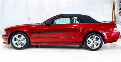 2008 Ford Mustang GT Deluxe  California Special - Photo 2 - Sylvania, OH 43560