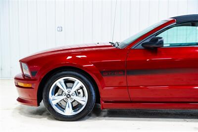 2008 Ford Mustang GT Deluxe  California Special - Photo 4 - Sylvania, OH 43560