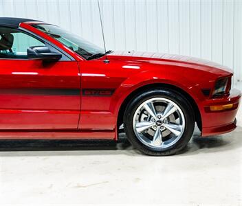 2008 Ford Mustang GT Deluxe  California Special - Photo 14 - Sylvania, OH 43560