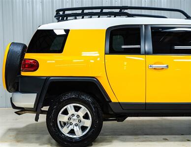 2007 Toyota FJ Cruiser 4dr SUV   - Photo 27 - Sylvania, OH 43560