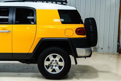 2007 Toyota FJ Cruiser 4dr SUV   - Photo 18 - Sylvania, OH 43560